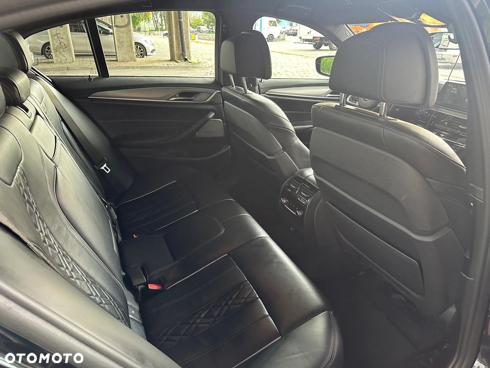 BMW Seria 5 530i - 32