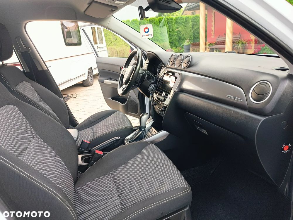 Suzuki Vitara 1.0 Boosterjet Premium 4WD - 31