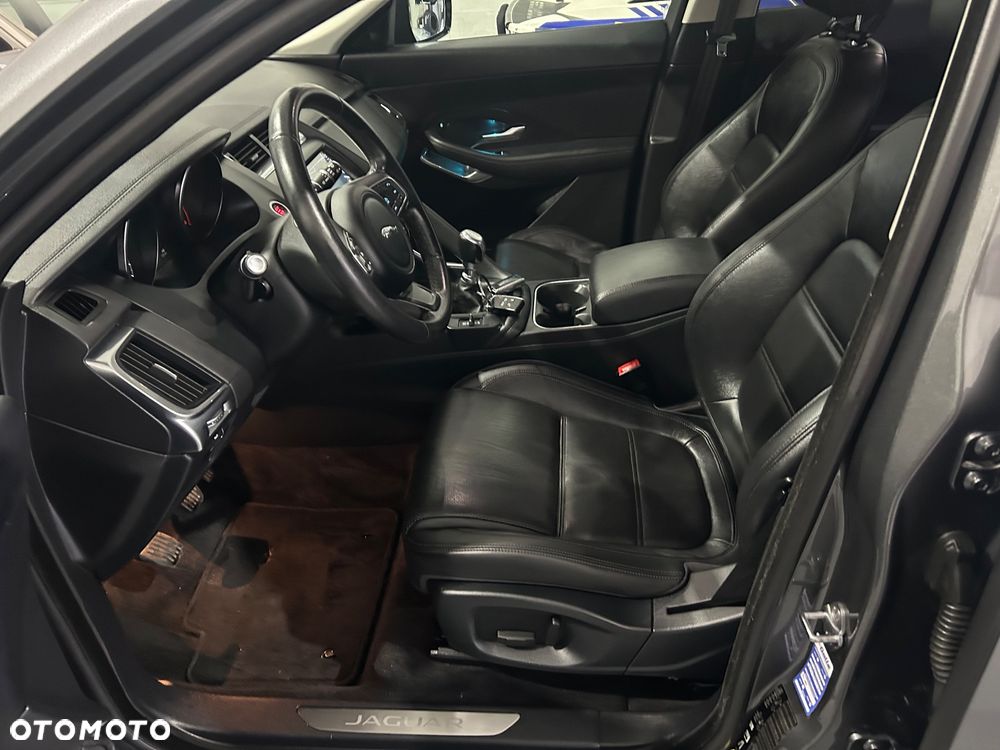 Jaguar E-Pace D150 R-Dynamic - 16