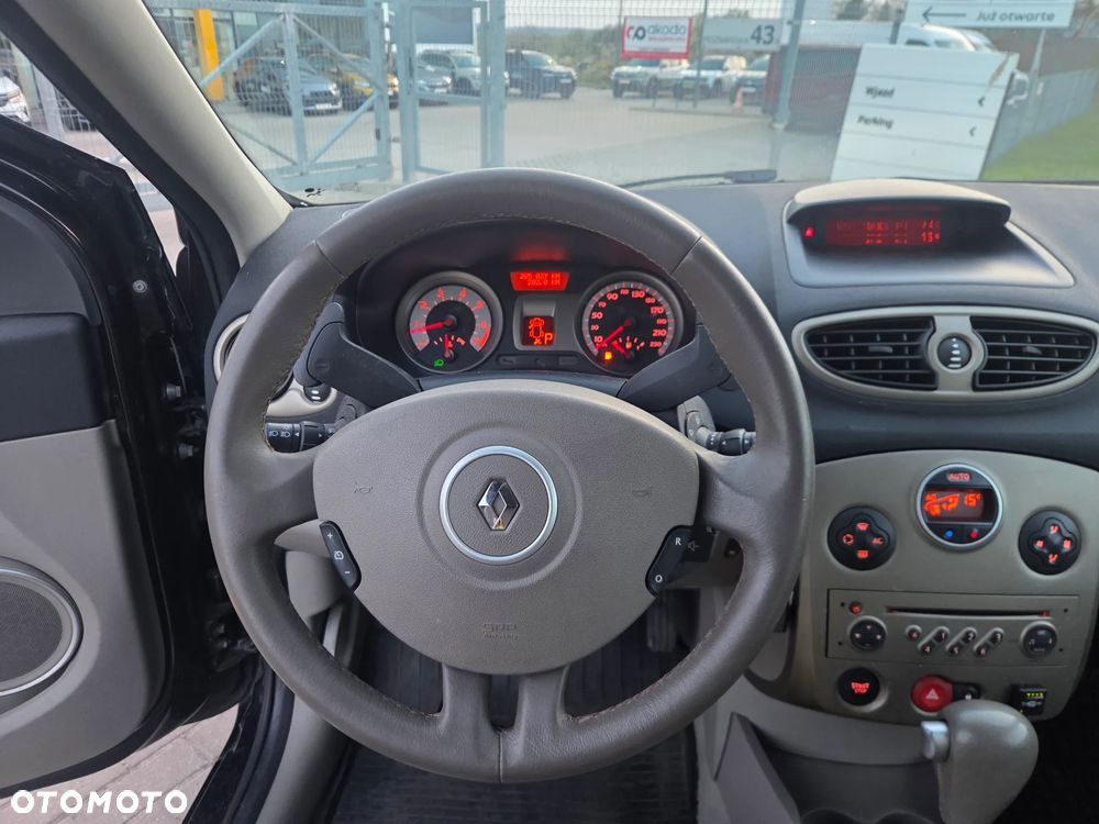 Renault Clio - 10