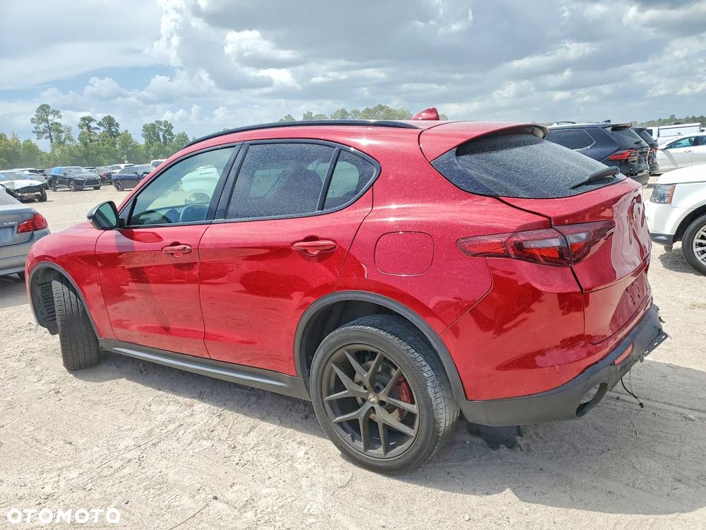 Alfa Romeo Stelvio - 3