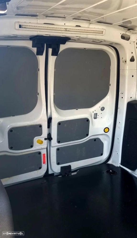 Ford Transit Connect L2 3 Lugares - 28