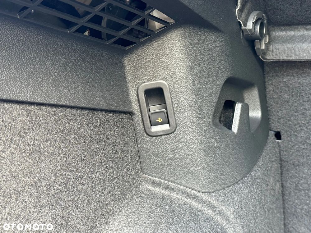 Volkswagen Golf - 22