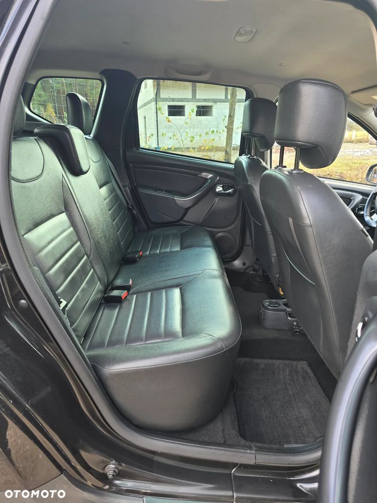 Dacia Duster TCe 125 4x2 Blackshadow - 11