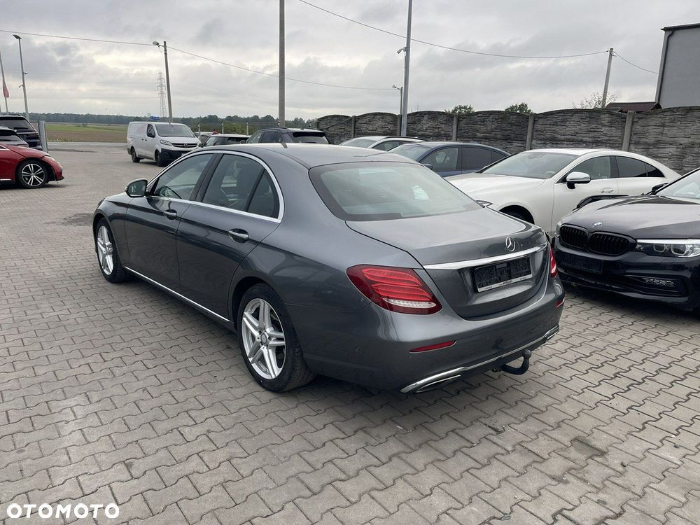 Mercedes-Benz Klasa E 200 d 9G-TRONIC - 2