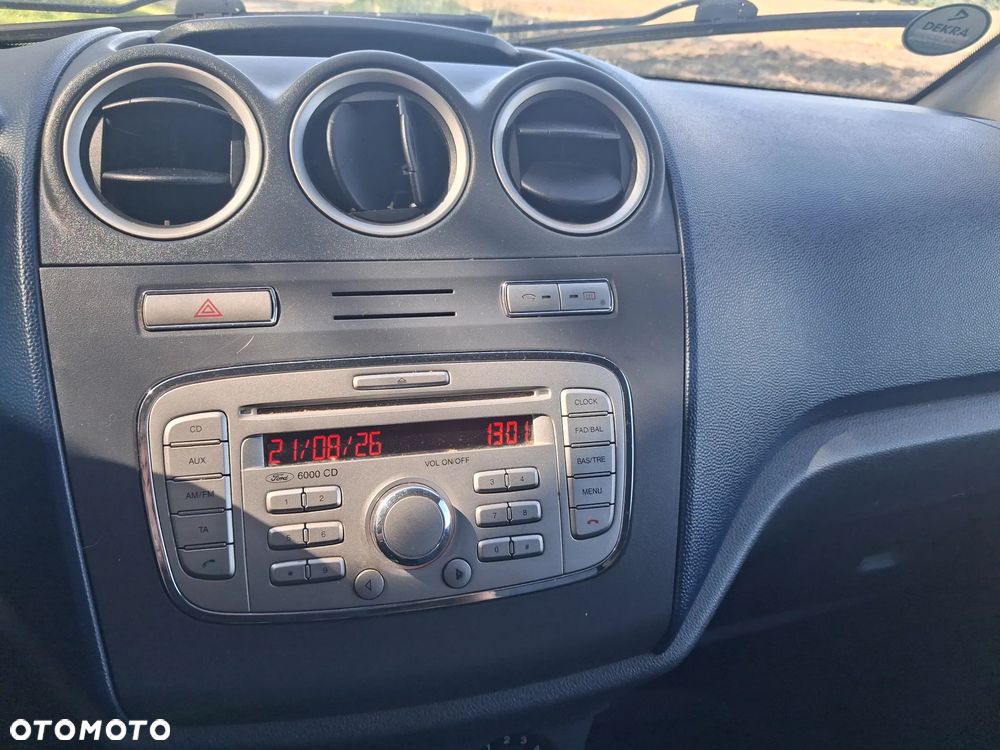 Ford Transit Connect - 11