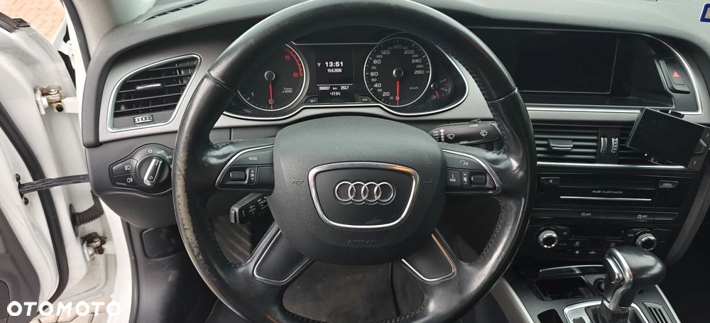 Audi A4 Limousine - 10