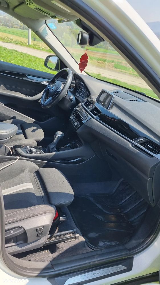 BMW X1 sDrive20i Sport Line - 20