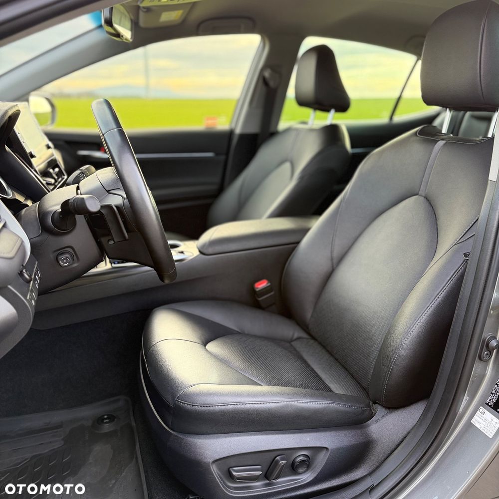 Toyota Camry 2.5 Hybrid Executive CVT - 9