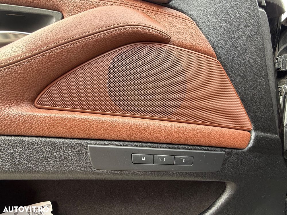 BMW Seria 5 525d xDrive - 16