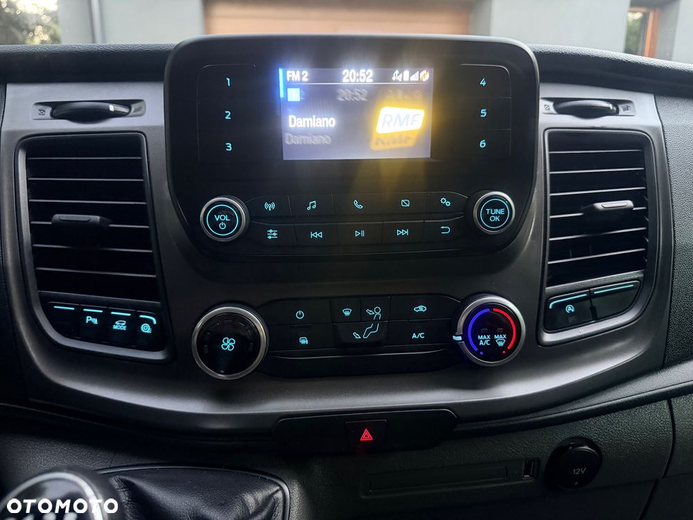 Ford Transit Custom BRYG. 6 OSÓB - L2H1 - SALON POLSKA - Bezwypadkowy - FAKTURA VAT 23% - Najmocniejsza Wersja 170km - PEŁNA HISTORIA SERWISOWA - ORYGINALNY PRZEBIEG - 27