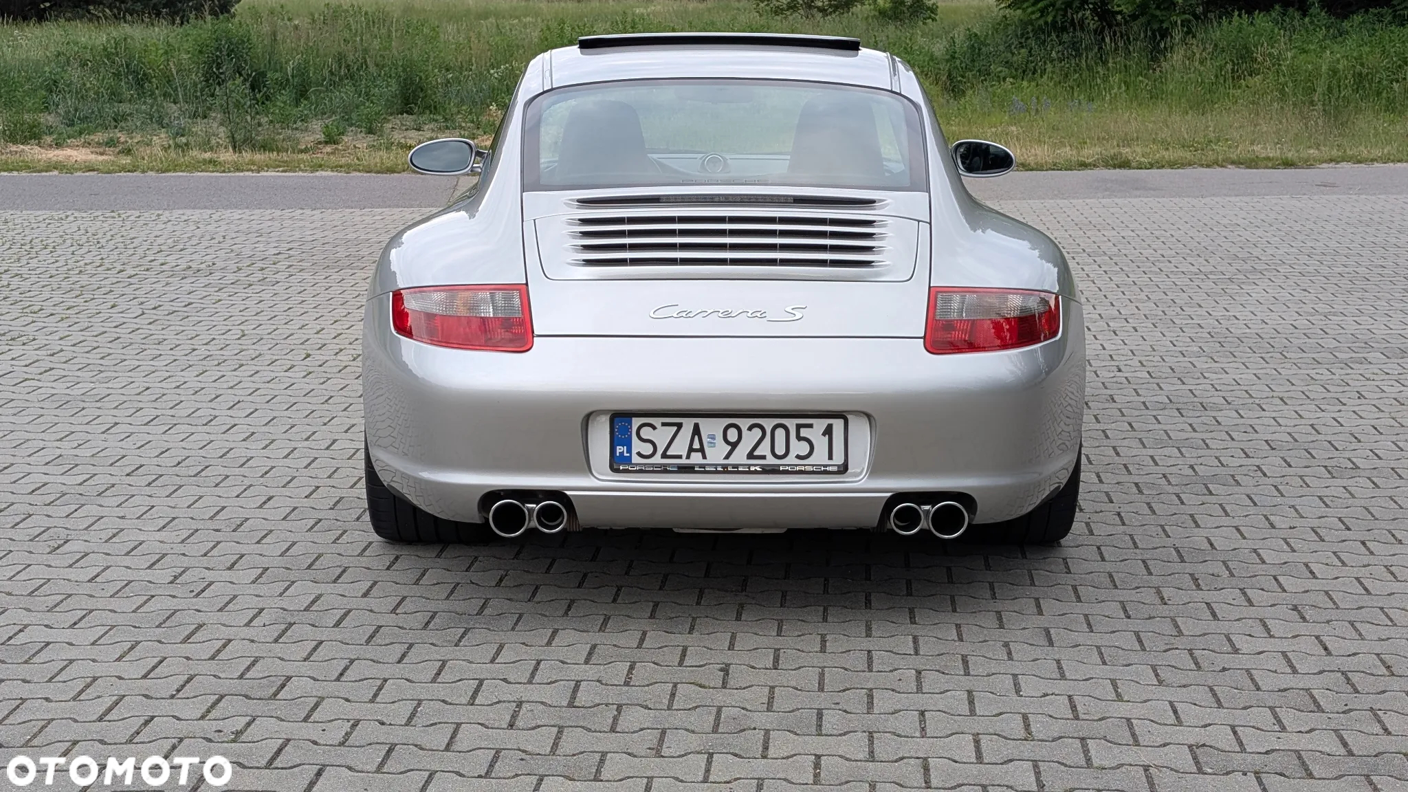 Porsche 911 Carrera S - 4