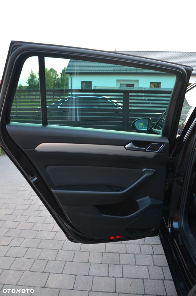 Volkswagen Passat 2.0 TDI (BlueMotion Technology) Comfortline - 15