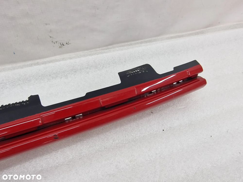 JAGUAR E-PACE LISTWA / DOKŁADKA / DEKOR / SPOJLER / KRATKA ŚRODKOWA / DOKŁADKA ZDERZAKA PRZEDNIEGO , NR J9C3-17F011-B / J9C3-17F011-B-PiA01 , CZERWONY / CZERWONA , NR AUKCJI KR527 - 6