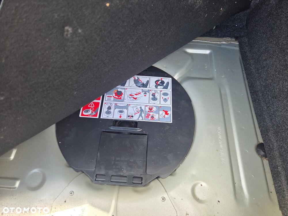 Renault Clio - 15