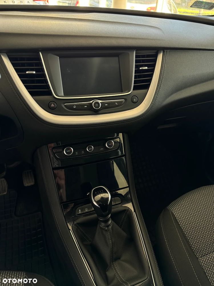 Opel Grandland X 1.2 T Enjoy S&S - 11