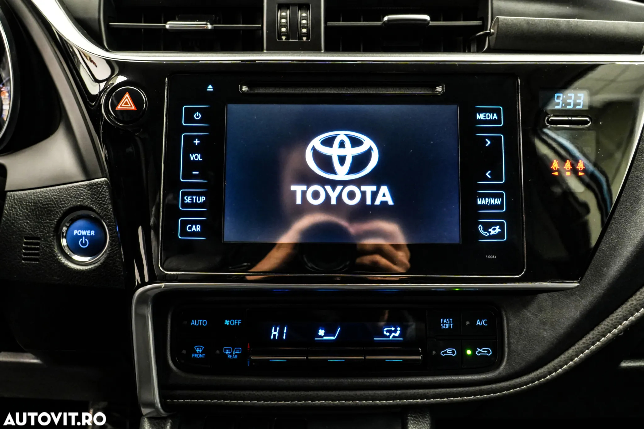 Toyota Auris 1.8 L VVT-i Hybrid Sol - 23