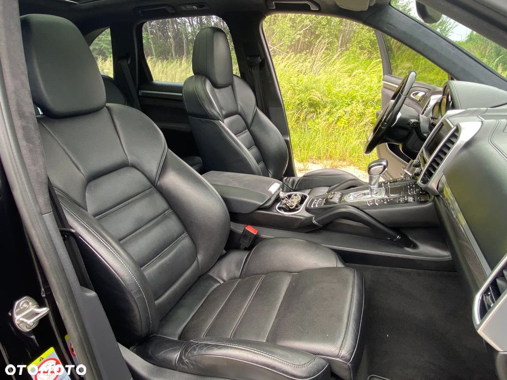 Porsche Cayenne GTS - 16