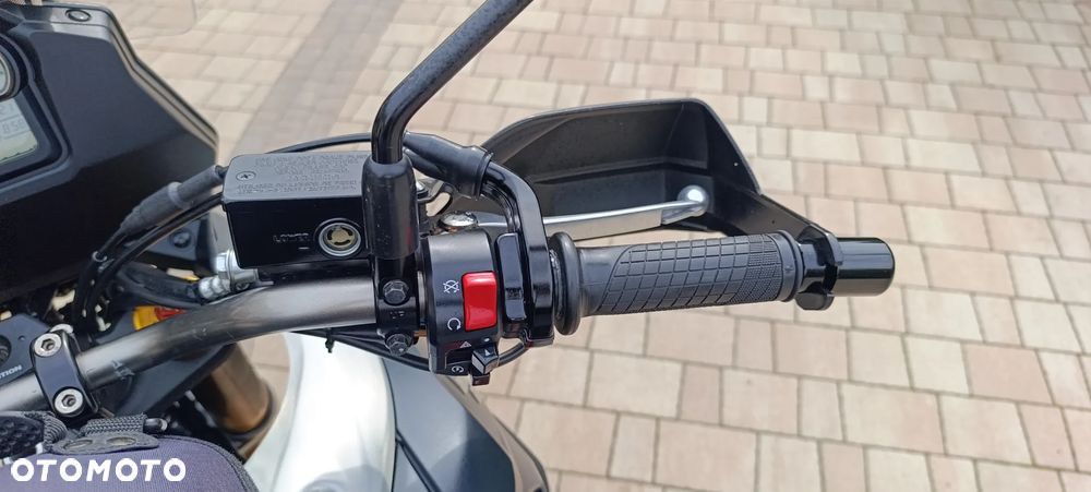 Suzuki V-STROM - 12