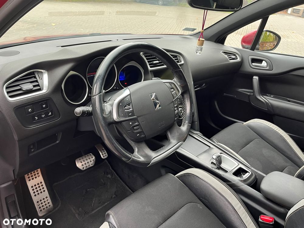 Citroën DS4 1.6 e-HDi SoChic MCP - 13