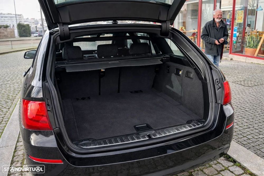 BMW 520 d xDrive Pack M Auto — fotografia 12