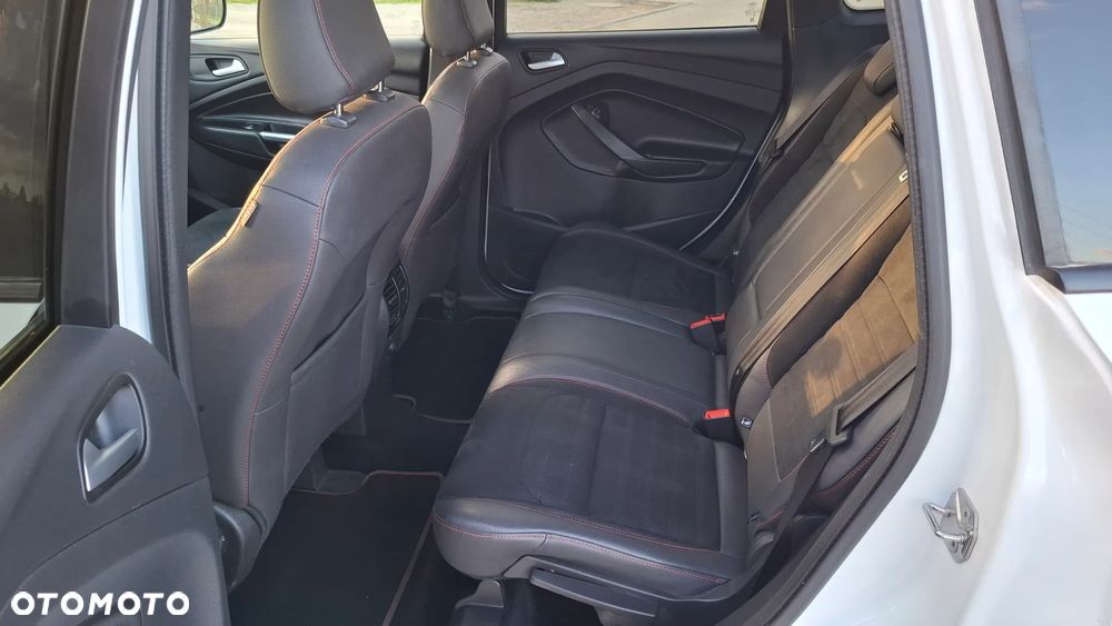 Ford Kuga 1.5 EcoBoost 2x4 ST-Line - 17