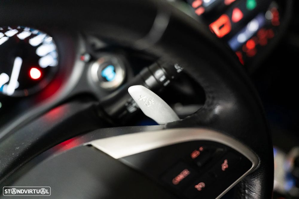 Mitsubishi Outlander 2.0 4WD - 27