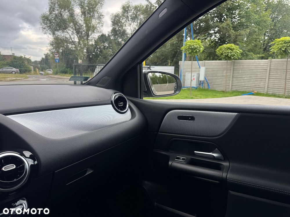 Mercedes-Benz Klasa B 180 d AMG Line 7G-DCT - 18