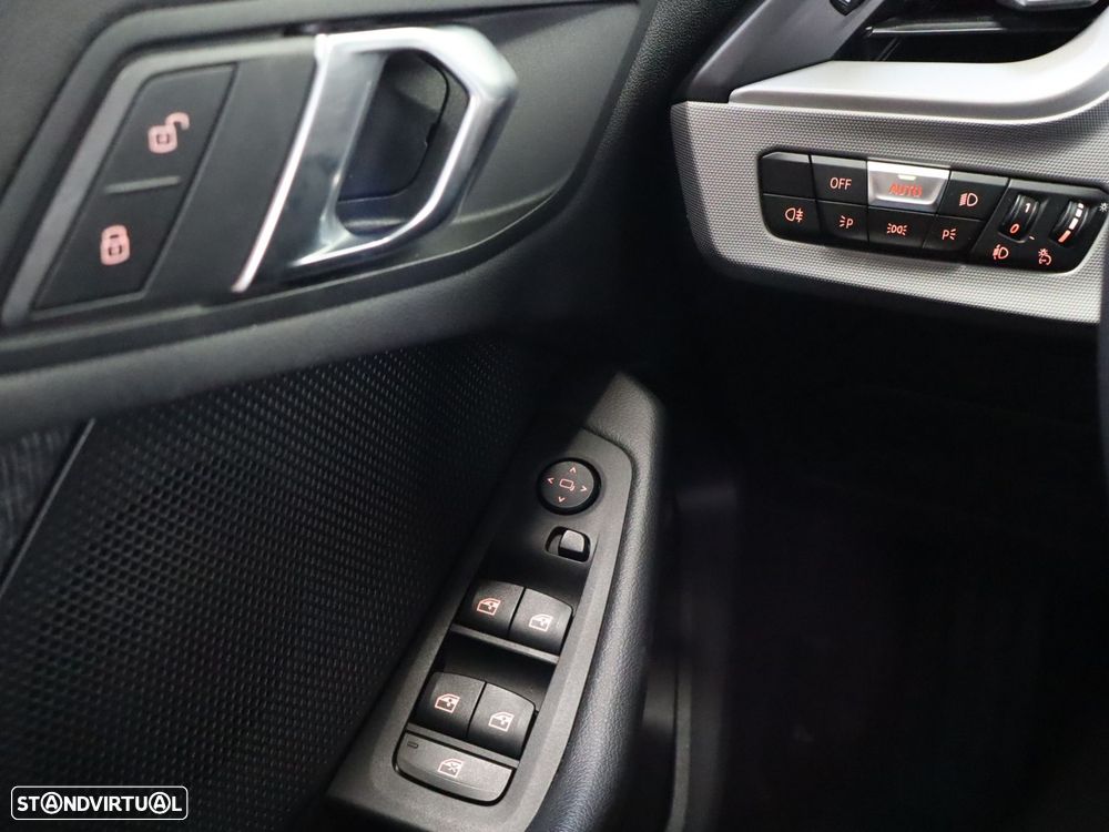 BMW 118 i Auto - 13