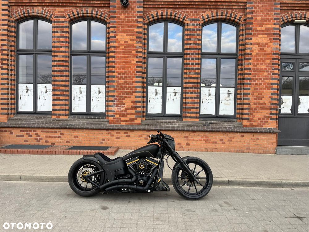 Harley-Davidson Softail Breakout - 2