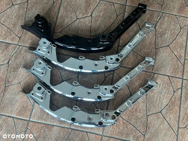 Wspornik prawy i lewy błotnika Harley Touring - 12