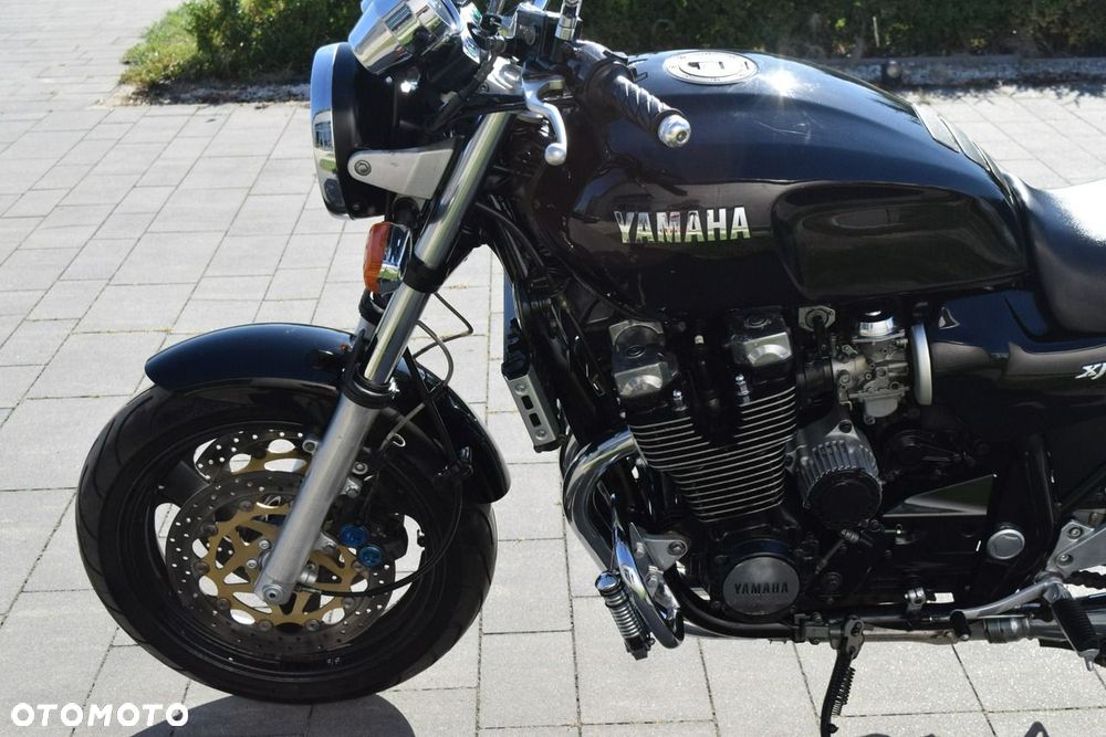 Yamaha XJR - 5