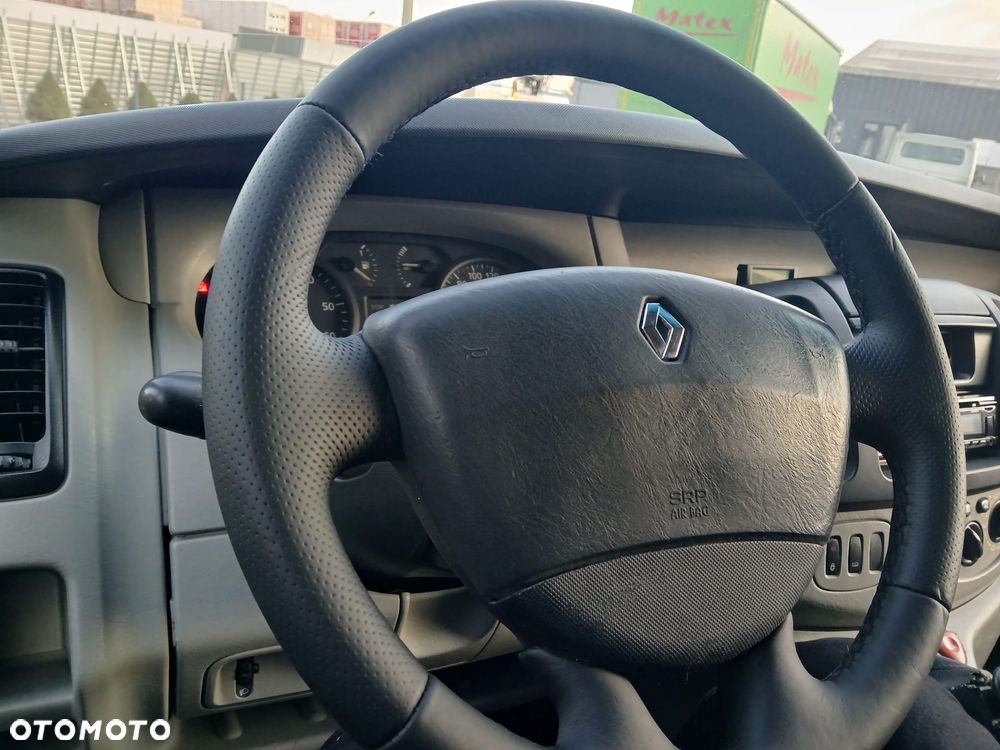 Renault Trafic - 26