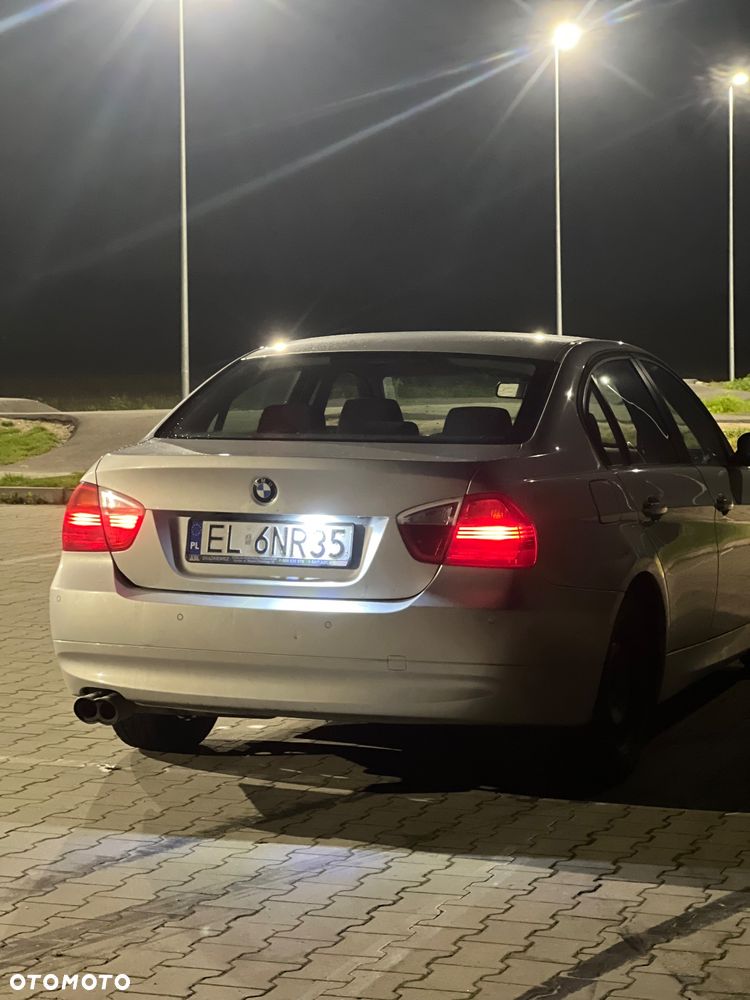 BMW Seria 3 318i - 6