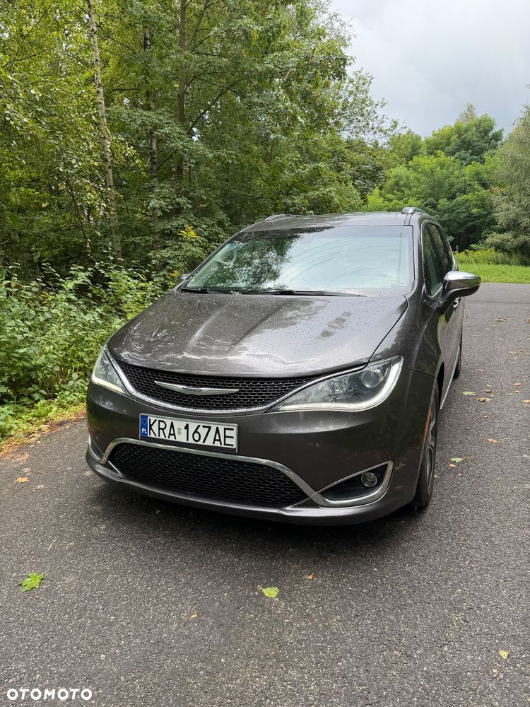Chrysler Pacifica - 18