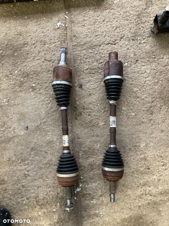 DACIA DUSTER 1 I , 2 II 4WD 4X4  1.6 SCE PÓŁOŚ lewa 1.2 tce 391019671R Wwa - 1