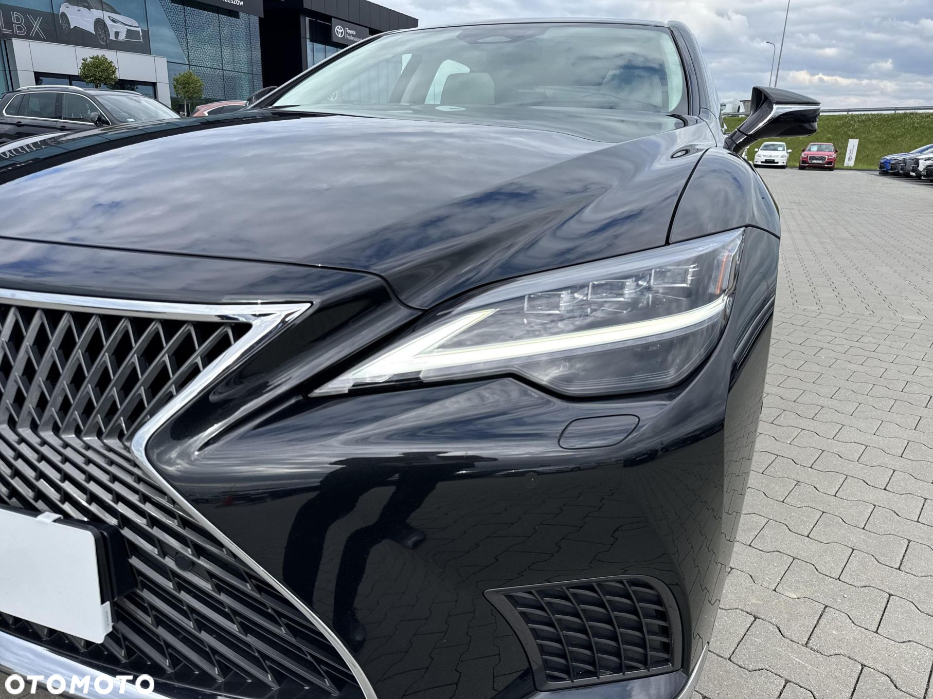 Lexus LS - 27