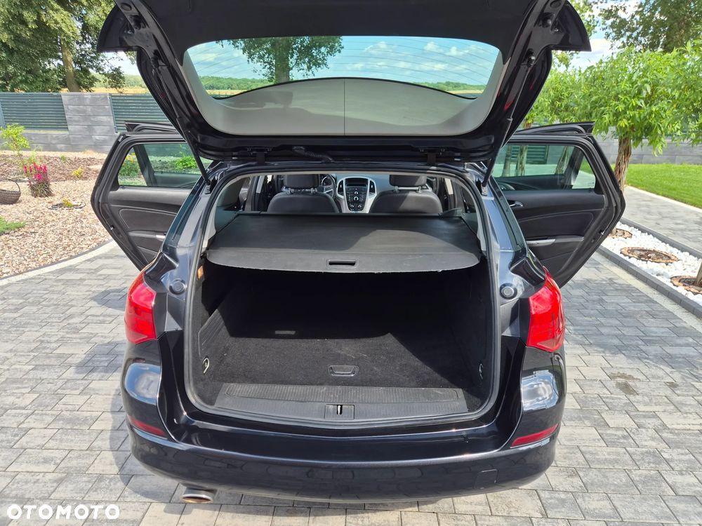 Opel Astra 1.4 Turbo 150 Jahre - 24