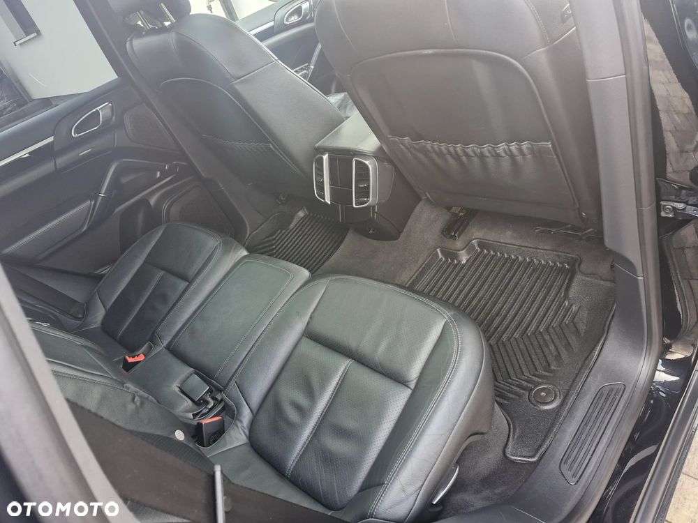 Porsche Cayenne Tiptronic S - 16