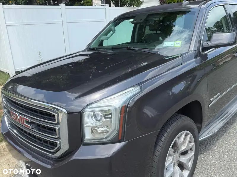 GMC Yukon - 2