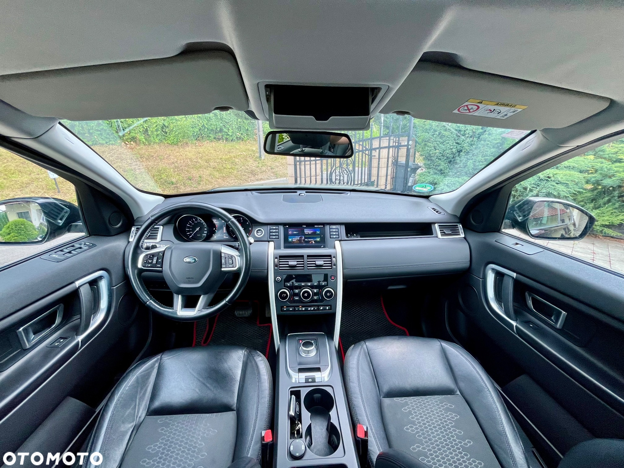 Land Rover Discovery Sport - 11