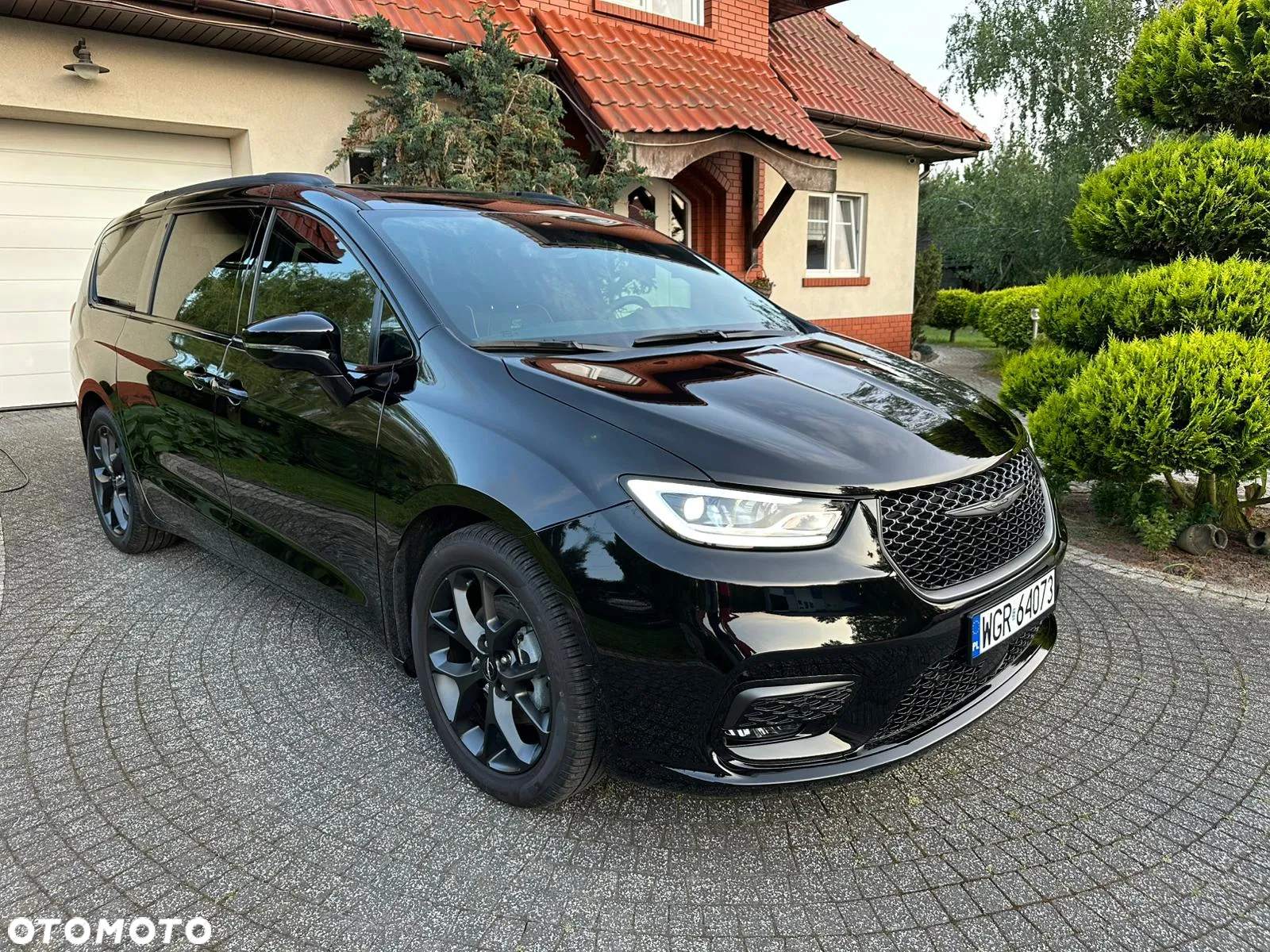 Chrysler Pacifica - 2
