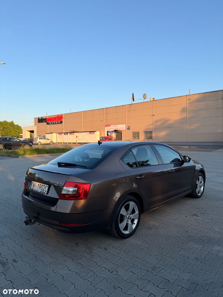 Skoda Octavia 1.5 TSI ACT Active - 3