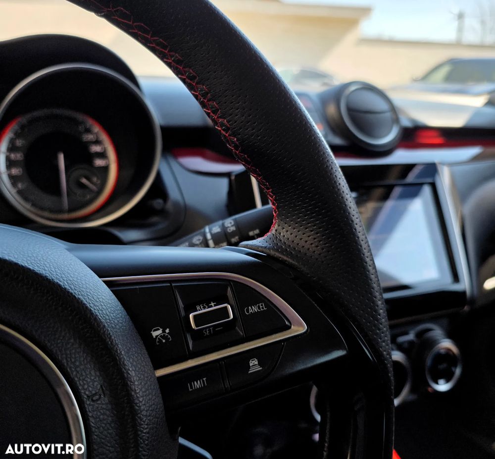 Suzuki Swift 1.4 Dualjet 48V MHEV Sport - 37