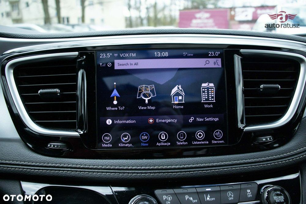 Chrysler Pacifica - 25