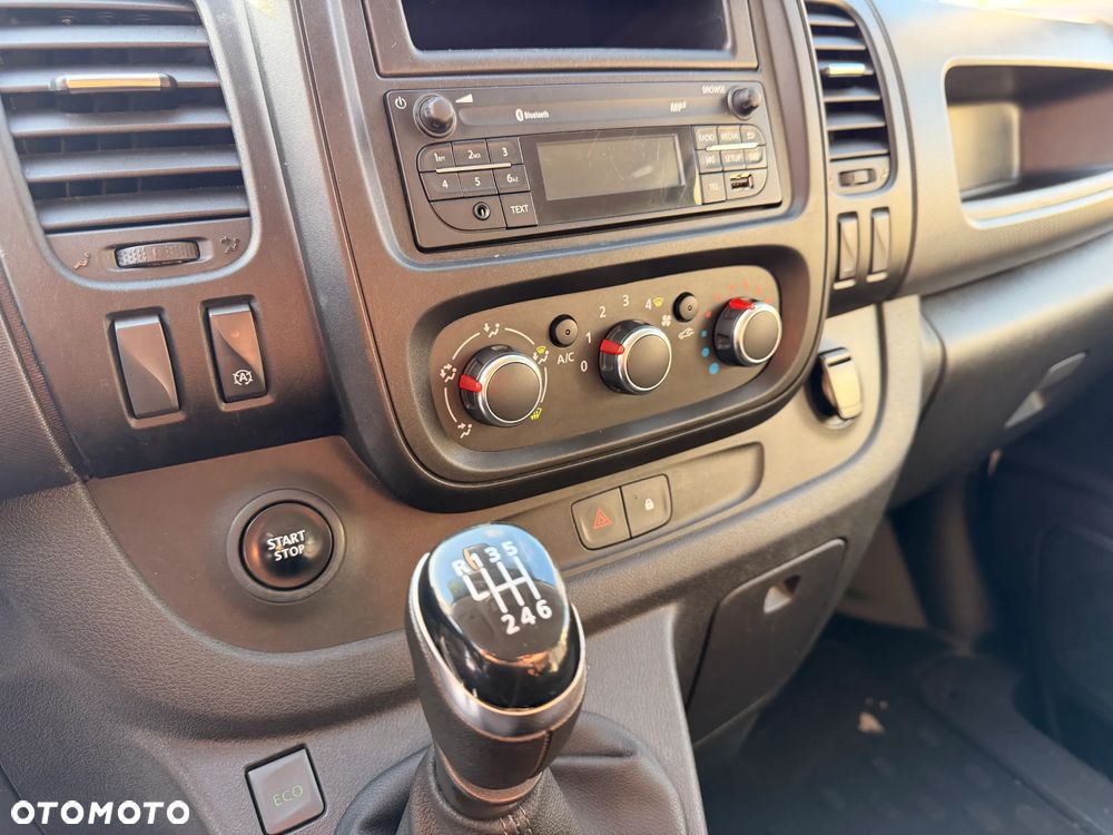 Renault Trafic 2.0 Diesel Rok 2021 - 8