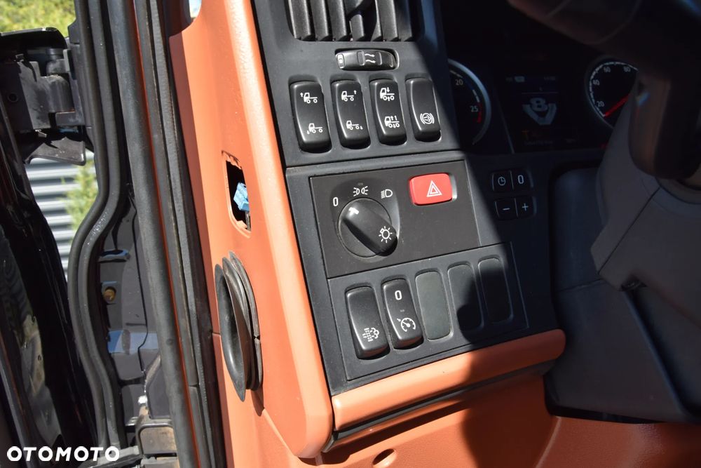 Scania R520 V8 / EURO 6 / FULL AIRMATIC / RETARDER / KLIMATYZACJA / ACC / 2 ZBIORNIKI PALIWA / ALUFELGI / LEDY / FULL SPOILERY / WERSJA PREMIUM / SPROWADZONA - 22