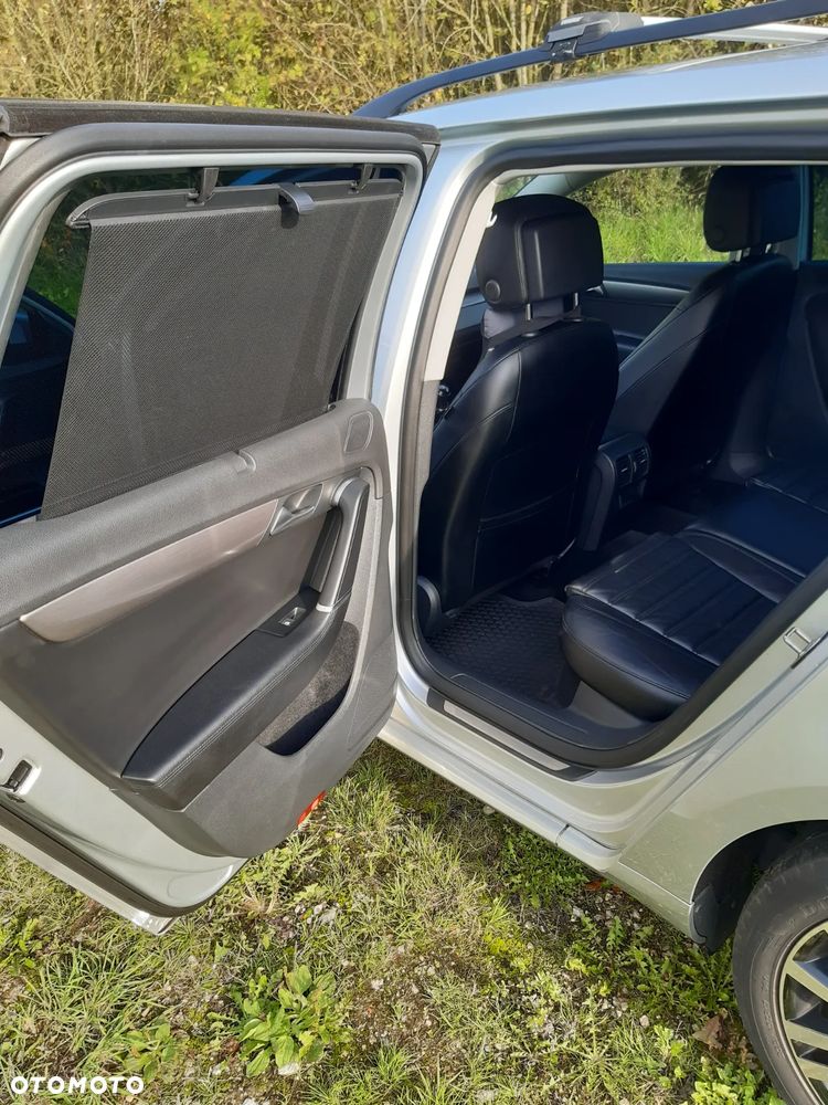 Volkswagen Passat 2.0 TDI Highline R-Style - 13