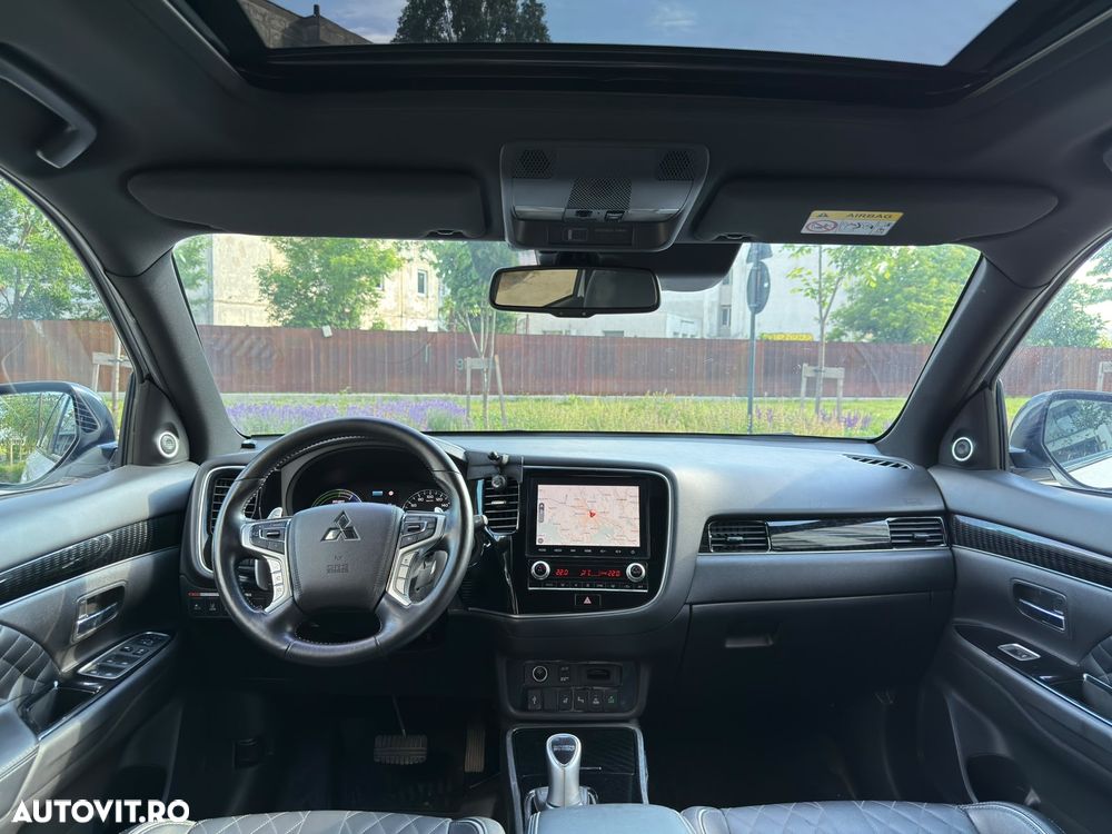 Mitsubishi Outlander PHEV 2.4 L 4X4 Instyle+ - 11