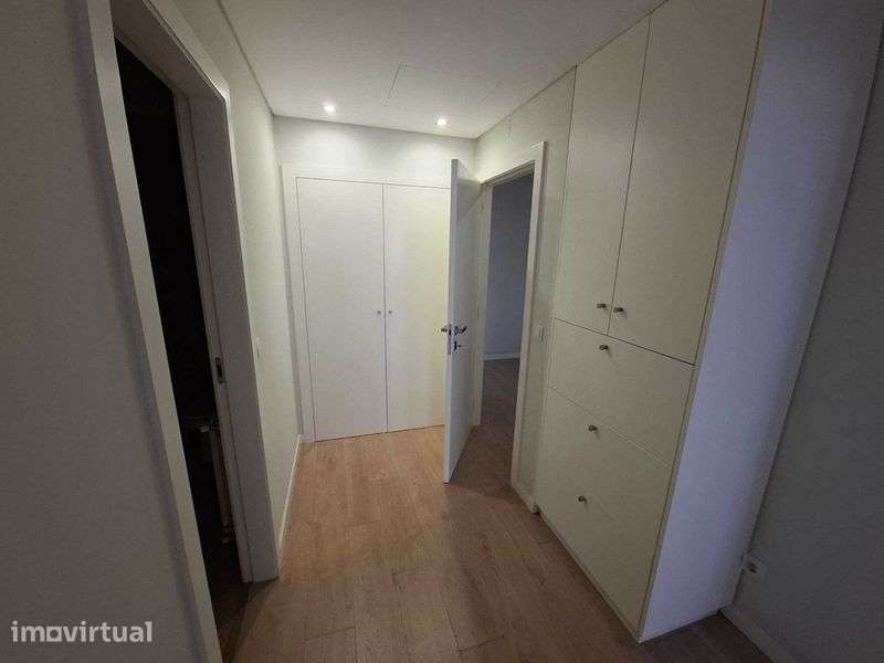 Arrenda-se apartamento T2 - Grande imagem: 4/11